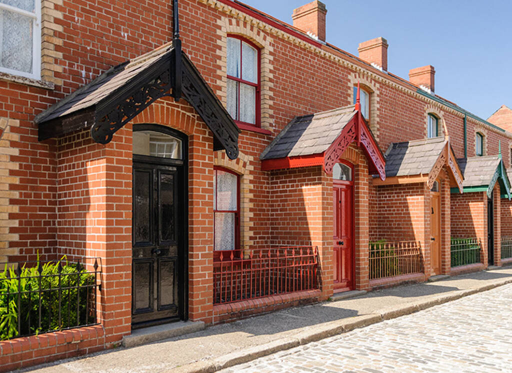 SOLTHERM DECORATIVE FINISHES & CLADDINGS